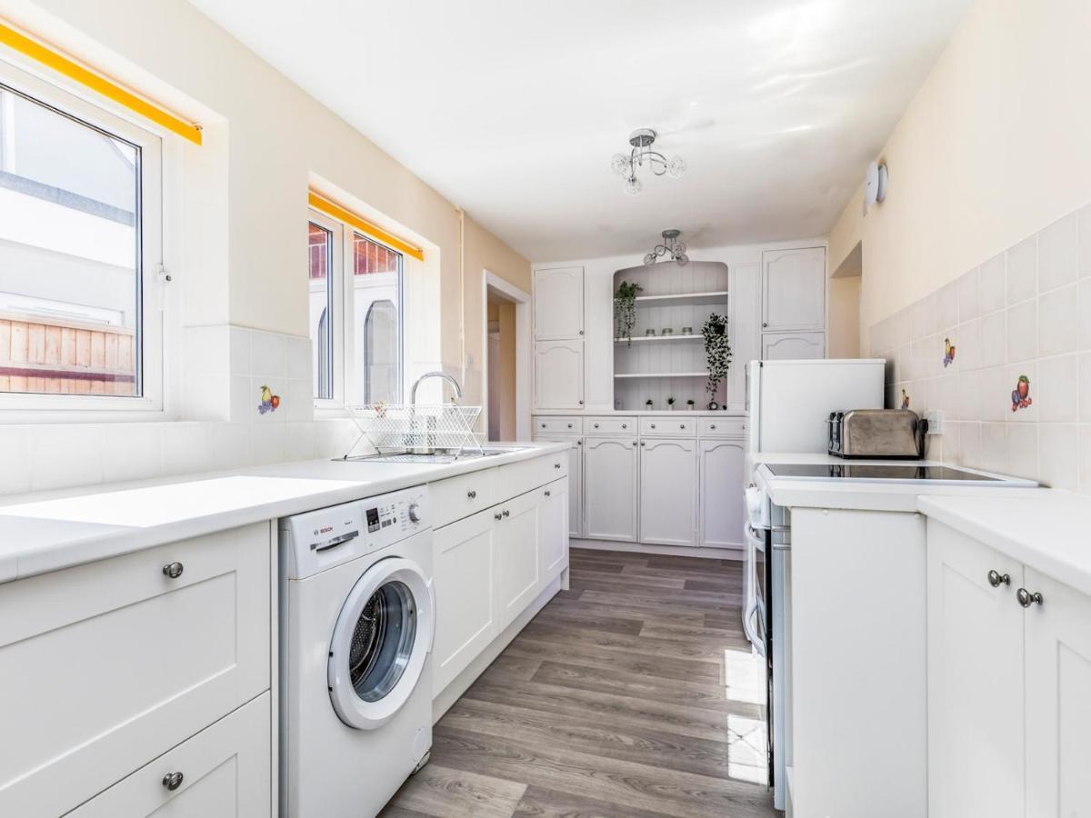 Pass The Keys Lovely Ground Floor Flat With Large Garden Chichester Bagian luar foto