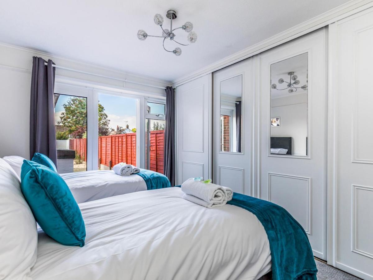 Pass The Keys Lovely Ground Floor Flat With Large Garden Chichester Bagian luar foto