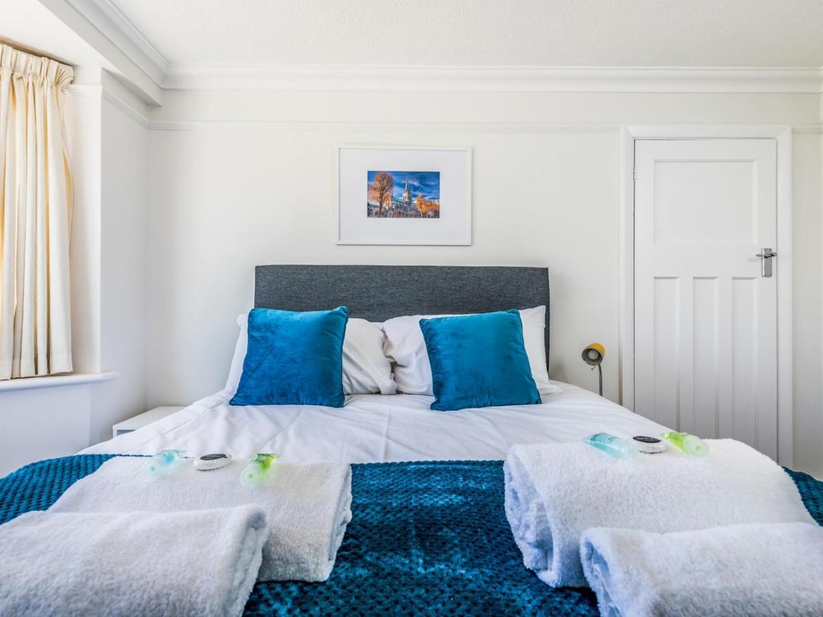 Pass The Keys Lovely Ground Floor Flat With Large Garden Chichester Bagian luar foto