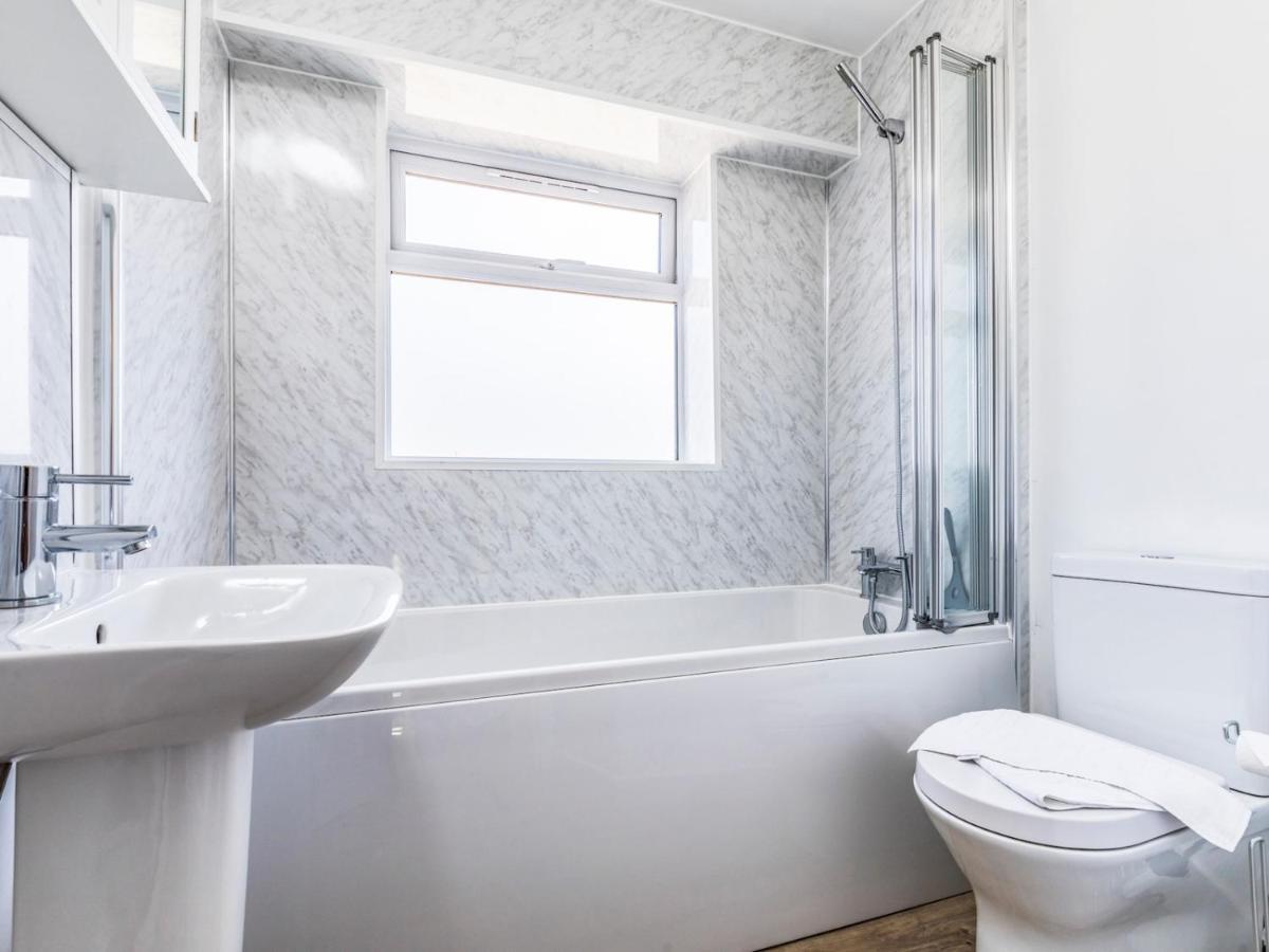 Pass The Keys Lovely Ground Floor Flat With Large Garden Chichester Bagian luar foto